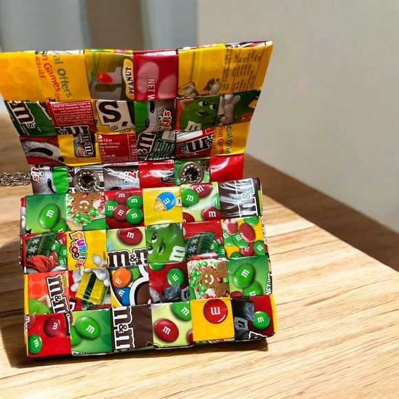 M&M’s wrapper bag with silver chain - Picture 3 of 7